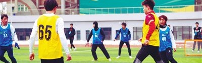 体育直播-让梦想滚烫 为热爱上场|沈阳晚报|测试赛|东北超|沈阳|球员_新浪体育_新浪新闻